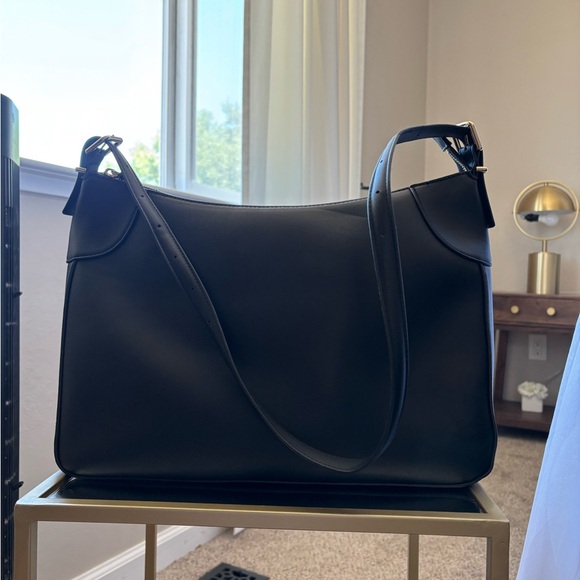 (H&M) Elegant Black Shoulder Bag - Picture 1 of 8